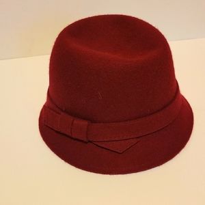 Vintage style hat